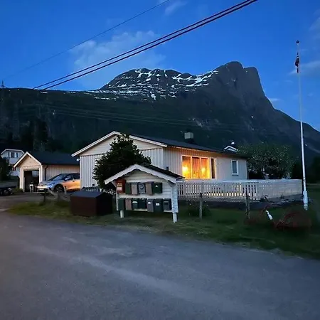 Fjordtun By Eresfjord - House With A Beautiful View! * Molde