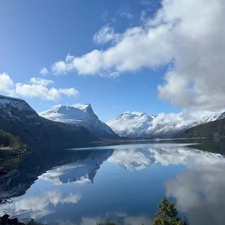 Fjordtun By Eresfjord - House With A Beautiful View! *
